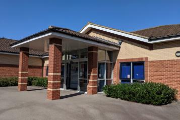 Entrance to Blakelands Hospital