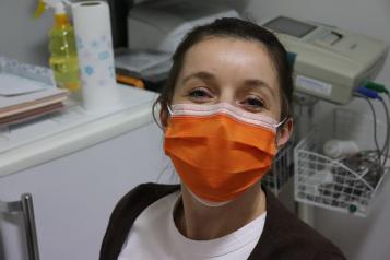 Nurse wearing a mask